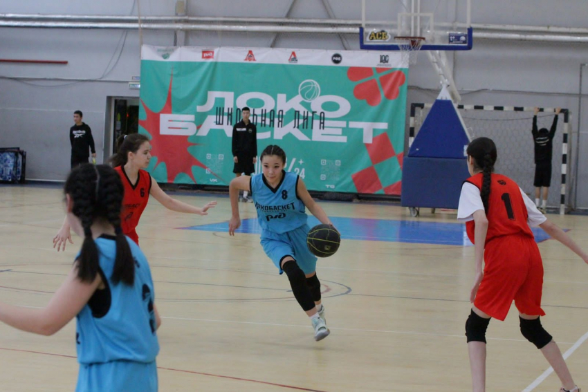 Команда школы по баскетболу  вышла на региональный этап Всероссийского турнира по баскетболу «Локобаскет»